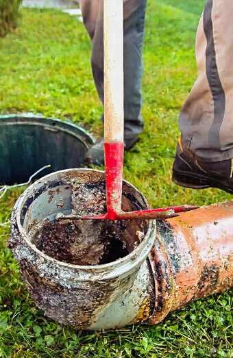 https://plumberjandakot.com.au/uploads/2025/06/pipe-relining-24290.jpg